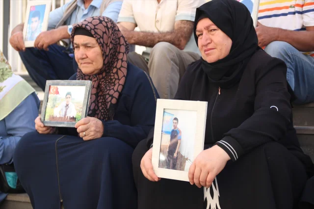 Diyarbakır Annelerinin Azmi Tüm Türkiye'yi Sarsıyor