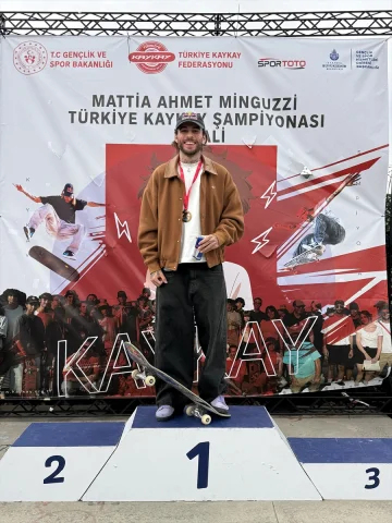 Berke Dikişçioğlu Türkiye Kaykay Şampiyonası'nda Yine Zirvede