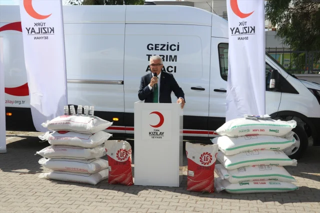 Türk Kızılaydan Adana’da Girişimci Çiftçilere Büyük Destek