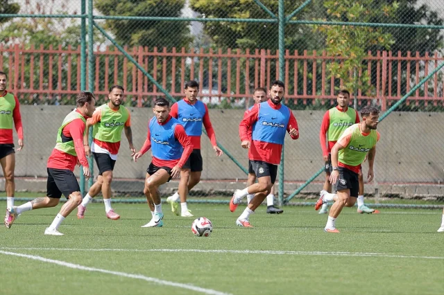 Çorum FK ve Manisa FK Mücadelesi Öncesi Gergin Bekleyiş