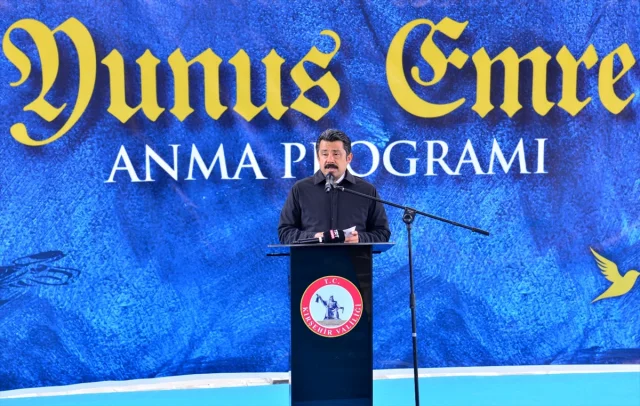 Yunus Emre'nin Anıt Mezarında Duygu Dolu Anma Töreni