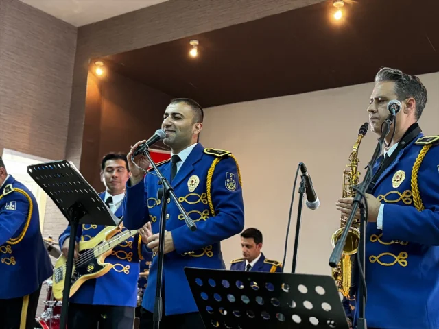 Polis Bandosu İstanbul'da Huzurevinde Coşku Dolu Anlar Yaşattı