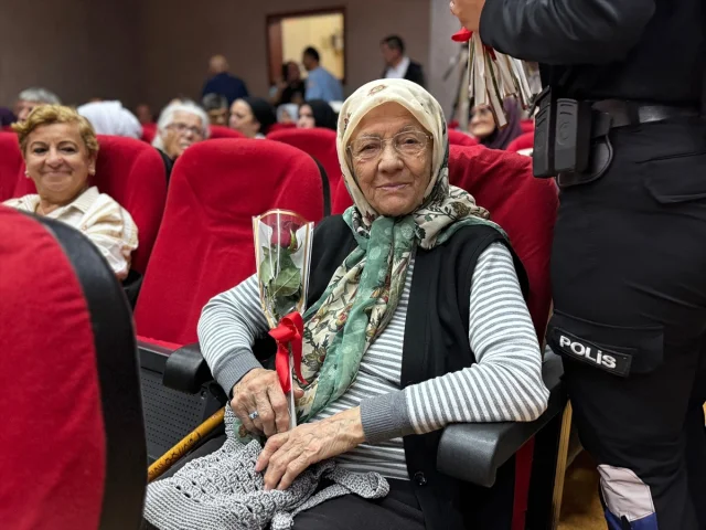 Polis Bandosu İstanbul'da Huzurevinde Coşku Dolu Anlar Yaşattı