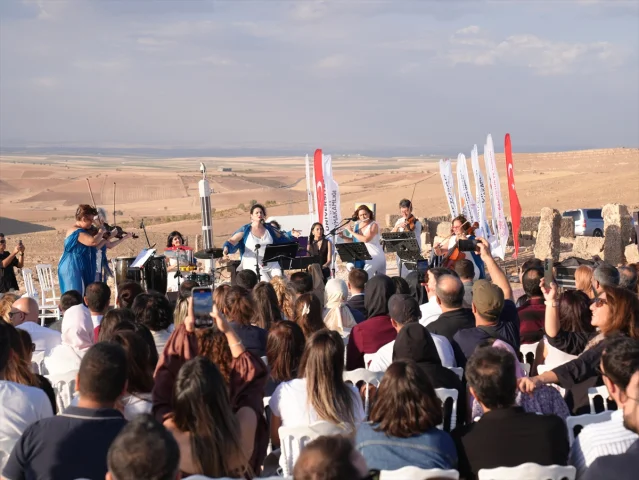 Zerzevan Kalesi'nde Antik Atmosferde Büyüleyici Konser Deneyimi