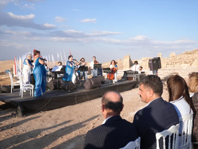 Zerzevan Kalesi'nde Antik Atmosferde Büyüleyici Konser Deneyimi