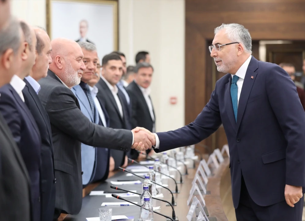 Kamu Personeli Toplantısında Kritik Kararlar Alındı