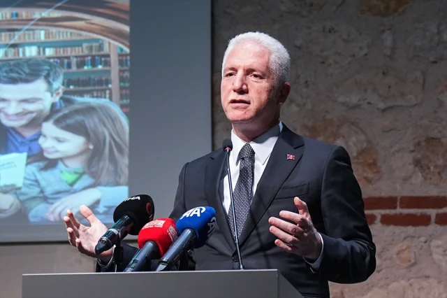 Rami Kütüphanesi'nde Büyüleyici Okuma Etkinliği: Kitaplarla Dolu Bir Akşam