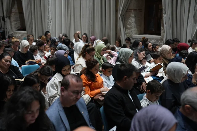 Rami Kütüphanesi'nde Büyüleyici Okuma Etkinliği: Kitaplarla Dolu Bir Akşam