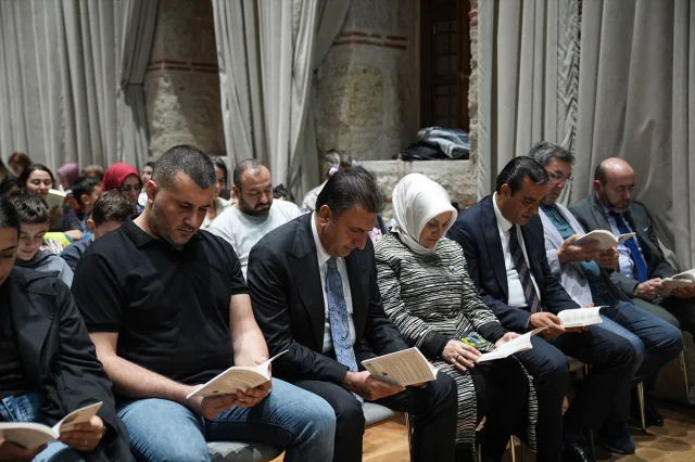 Rami Kütüphanesi'nde Büyüleyici Okuma Etkinliği: Kitaplarla Dolu Bir Akşam