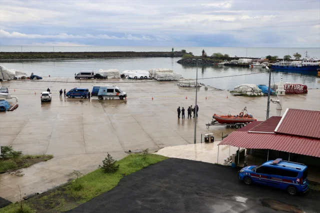 Karadeniz'de Balıkçıların Büyük Buluşu: Gizemli Araç Patlatıldı