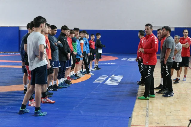 Bolu'da Genç Güreşçilerin Balkan Şampiyonası Hedefi: Madalya...