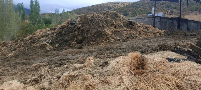 Konya'da Samanlık Yangını Dramatik ânlar Yarattı