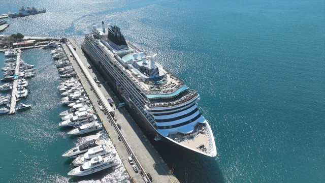 Explora I Kruvaziyeri Marmaris'e Turist Akını