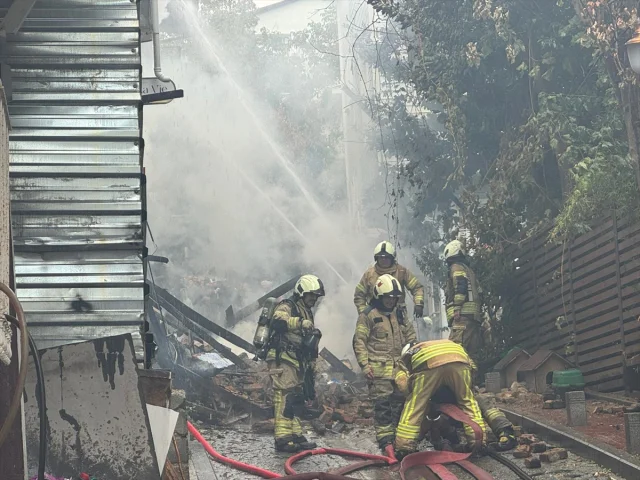 Beşiktaş'taki Tarihi Yapı Yangınında Herkes Şokta