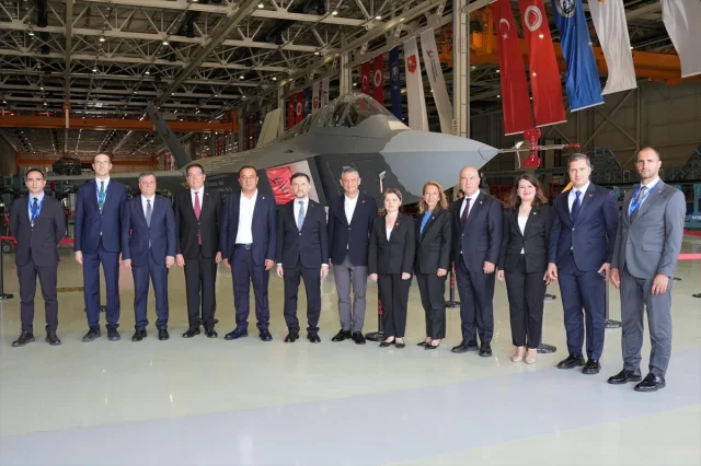 CHP Lideri Özgür Özel'den KAAN'a Desteğini Açıkladı: Milli G...