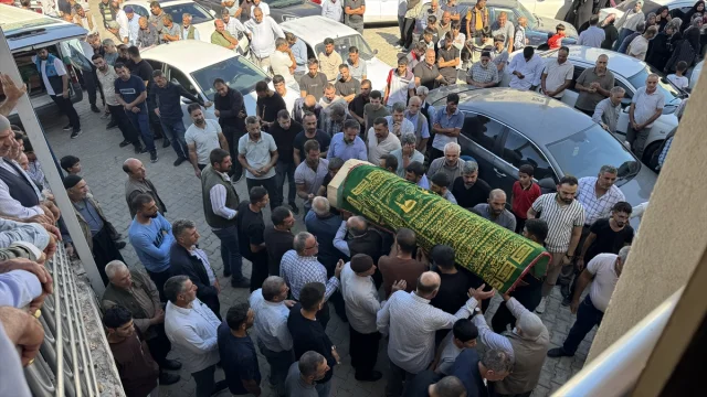 Diyarbakır'da Kuyuda Hayatını Kaybeden Kuzenler Yan Yana Uğurlandı