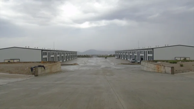 Gaziantep'te Depremzedelere Umut Işığı: 50 Yeni İş Yeri Teslim Edildi