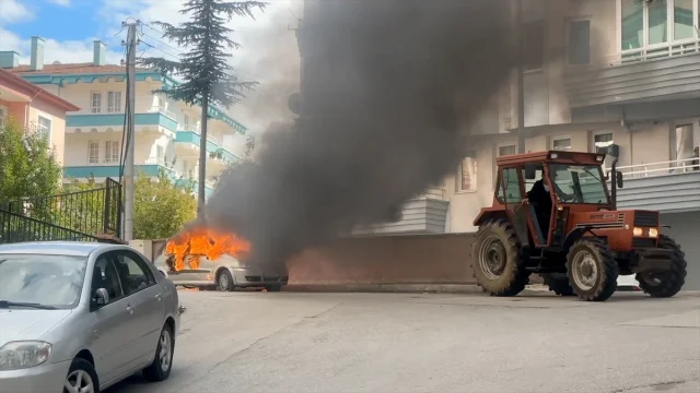 Çorum'da Gerilim Dolu Dakikalar: Otomobil Kundaklama Olayı