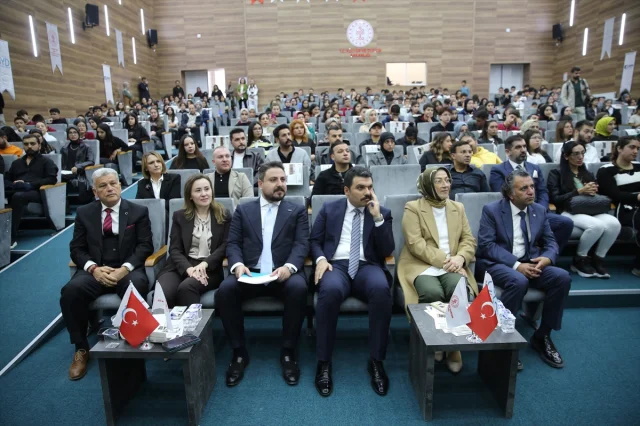 Van'da Girişimcilik İlhamı Yükseliyor: Yeni Nesil Kütüphane Buluşması