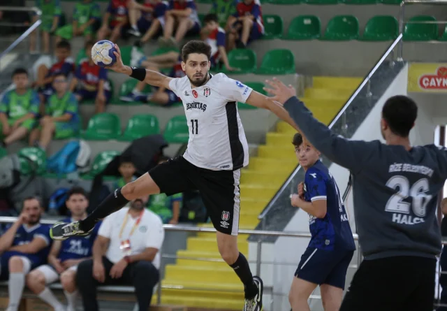 Beşiktaş Hentbol Takımı Rize'de Galibiyetle Dönüyor