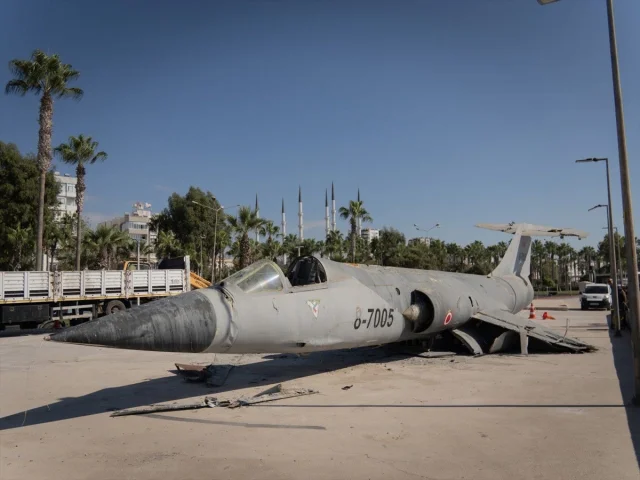 Mersin Sahillerinde İkonik Uçak Neden Yok Oldu?
