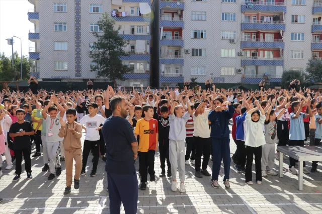 Siirt'te Binlerce Öğrenci Spor Etkinliğinde Buluştu