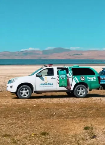 Erçek Gölü'nde Jandarmadan Flamingo Koruma Operasyonu