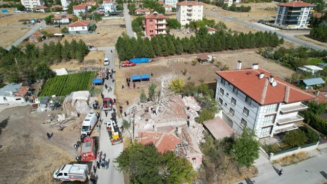 Ankara'da Deprem Riski Taşıyan Bina Çöktü: Yeni Çalışmalar B...