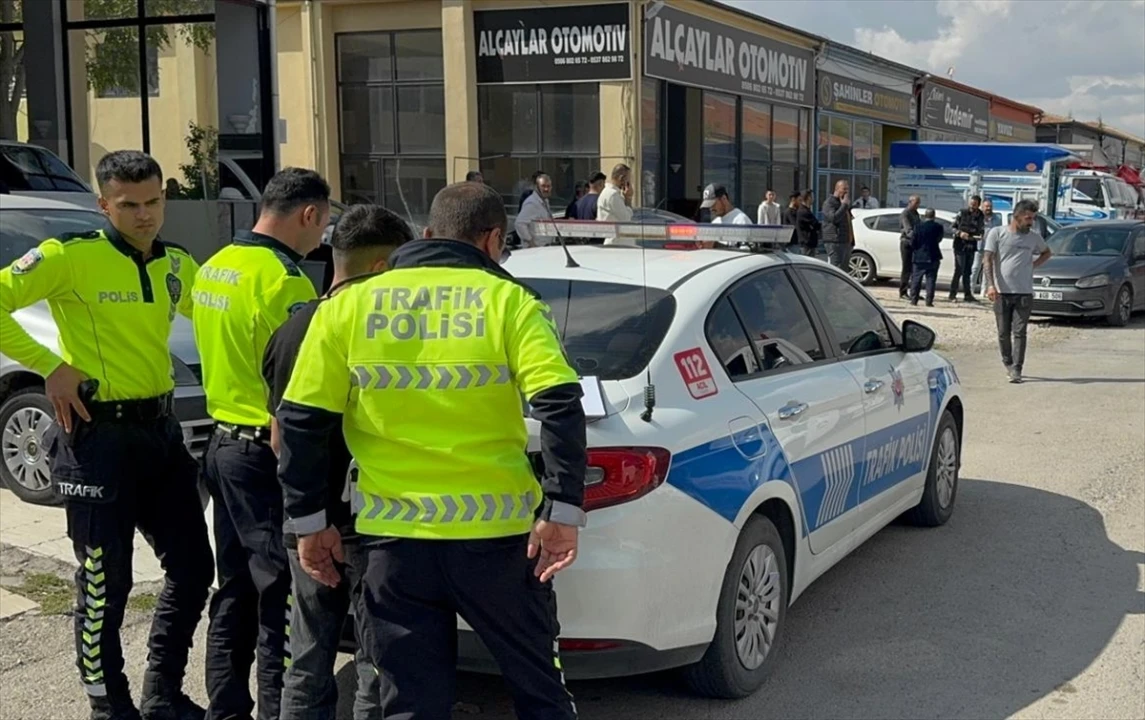 Aksaray Sokaklarında Heyecanlı Kovalamaca: 14 Yaşındaki Sürücü Şaşırttı
