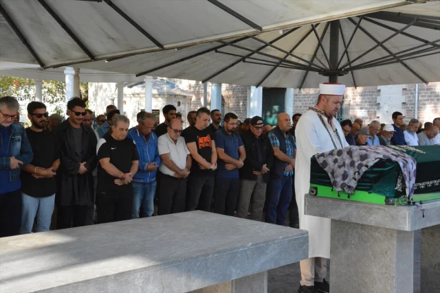 Uraz Kaygılaroğlu'nun Acı Günü: Babaannesi Son Yolculuğuna Uğurlandı