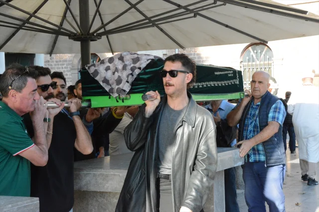 Uraz Kaygılaroğlu'nun Acı Günü: Babaannesi Son Yolculuğuna Uğurlandı