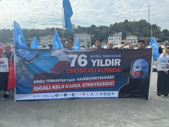 İstanbul'da Çin’e Karşı Uygur Protestosu Dikkat Çekti