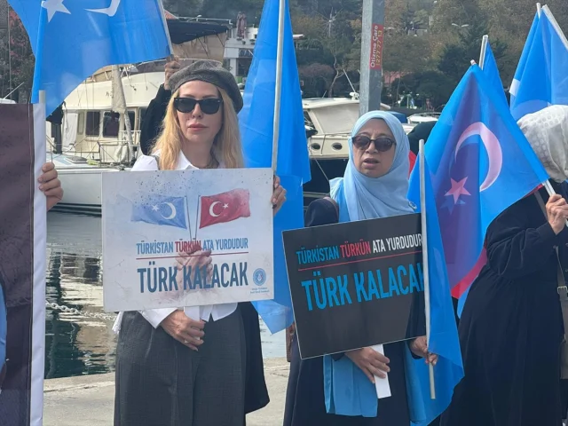 İstanbul'da Çin’e Karşı Uygur Protestosu Dikkat Çekti
