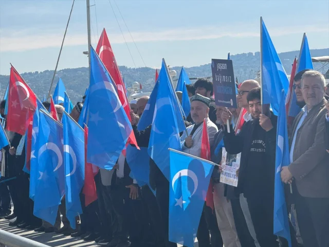 İstanbul'da Çin’e Karşı Uygur Protestosu Dikkat Çekti