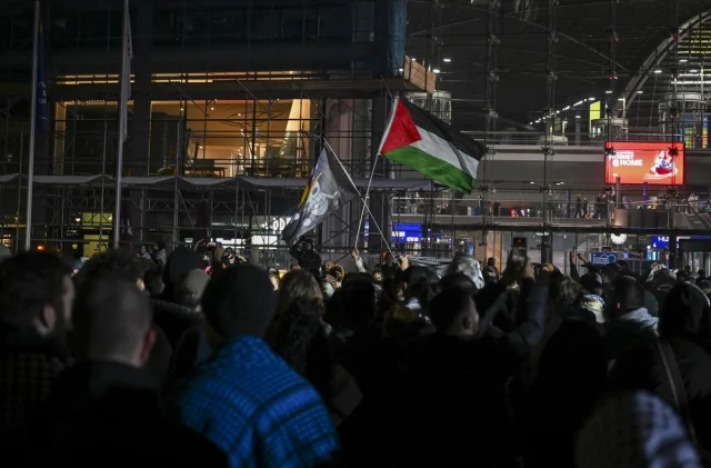 Berlin'de Sumud Filosu İçin Büyük Dayanışma Gösterisi