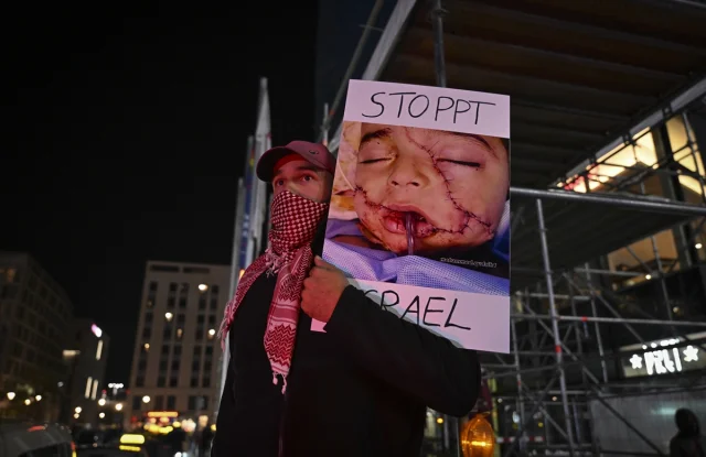 Berlin'de Sumud Filosu İçin Büyük Dayanışma Gösterisi