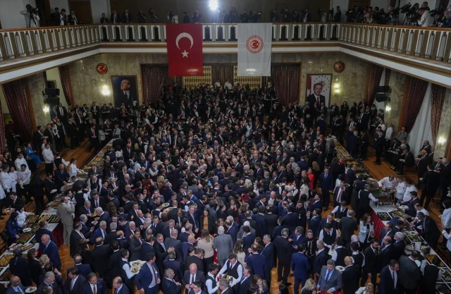 TBMM'de Resepsiyon Gecesine Sürpriz Performans Damga Vurdu