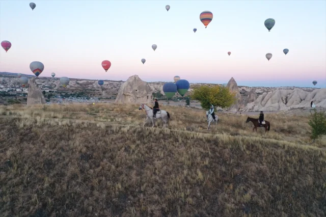 Kapadokya Semalarında Unutulmaz Balon Manzarası