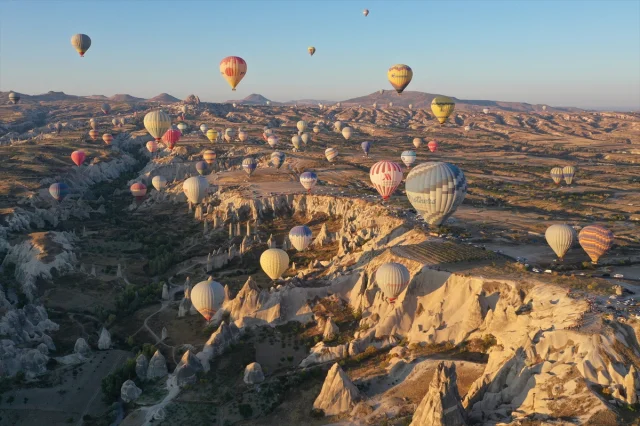 Kapadokya Semalarında Unutulmaz Balon Manzarası