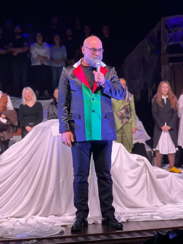 Şehir Tiyatroları Sezonu Gazze'ye Adanan Etkileyici Oyunla A...