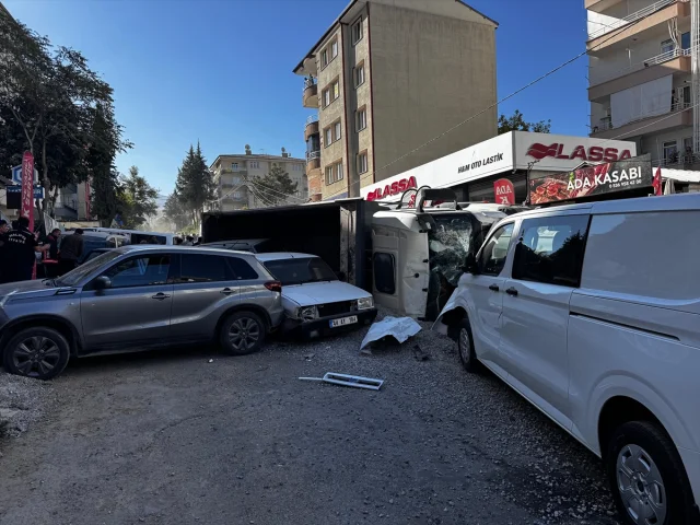 Malatya'da Facia: Kontrollü Kamyonun 15 Araçla Çarpışması Panik Yarattı