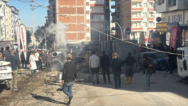 Malatya'da Facia: Kontrollü Kamyonun 15 Araçla Çarpışması Panik Yarattı