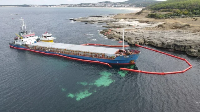 Kocaeli'de Kuru Yük Gemisi Krizi Sürüyor: Zorlu Kurtarma Operasyonu Hazırlıkları Başladı
