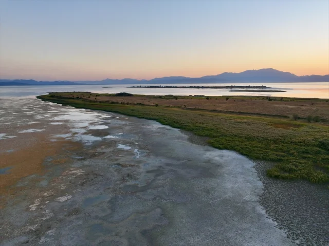 Beyşehir Gölü'ndeki Kuraklık Şaşırtıcı Sonuçlar Doğurdu - Kıstıfan Adası ile Kara Buluştu