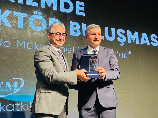 Antalya'da Turizmin Geleceği Şekilleniyor: Eğitim ve Sektör Zirvesi