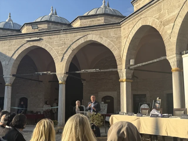 Rüstem Paşa Camii'nin Gizemli Çini Sanatı İstanbulluları Büyüledi