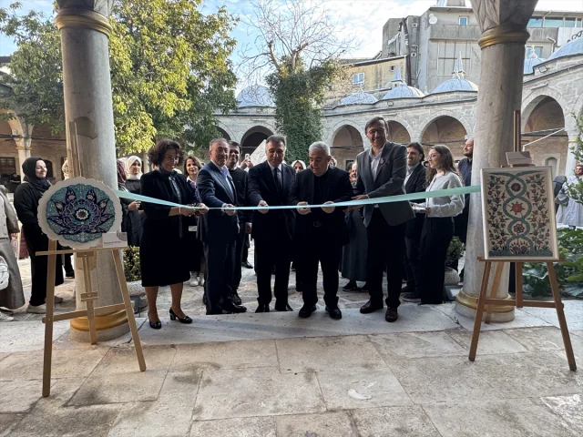 Rüstem Paşa Camii'nin Gizemli Çini Sanatı İstanbulluları Büyüledi