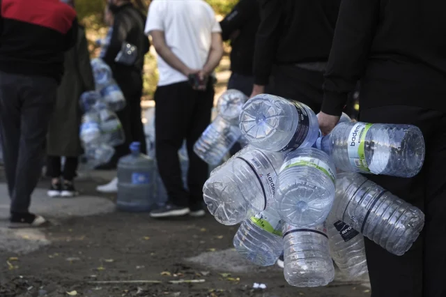 Ankara'da Su Krizi: Mamaklılar Çeşmelerden Su Taşıyor