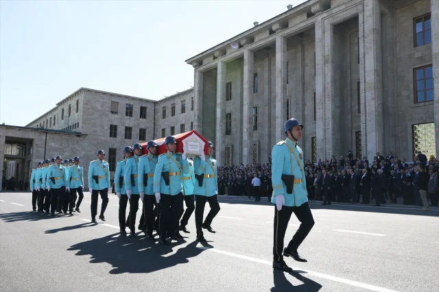 TBMM'de Anlamlı Veda: Ökkeş Şendiller'e Duygusal Tören