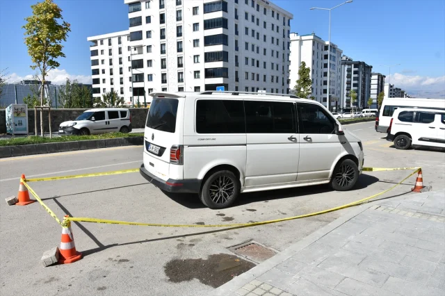 Erzurum'da Şok: Park Halindeki Araçta Bulunan Kişinin Gizeml...